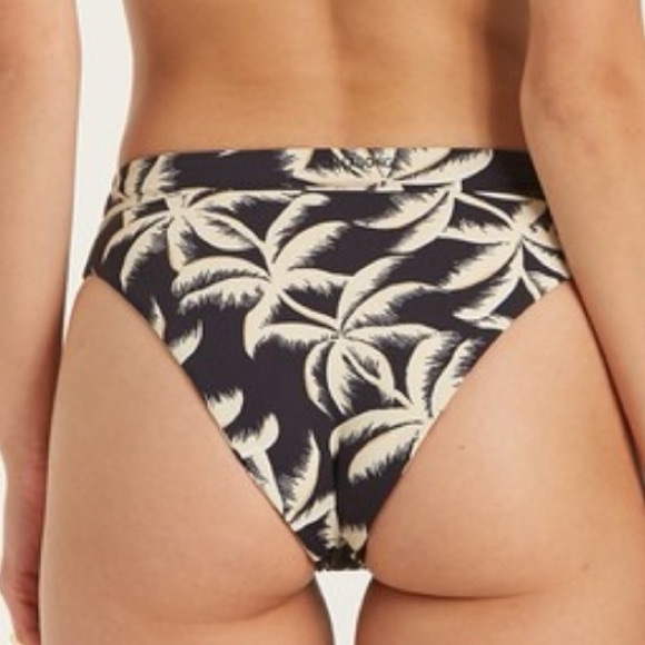 🐚🌴Billabong Palm Side Bikini Low-rider Bottom🌴🐚 - Picture 3 of 5